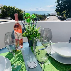 https://cosy-modern-house-center-albufeira-old-town.hotelaalgarve.com