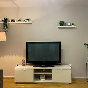 https://tudors-apartment.bucharesthotelsnow.com